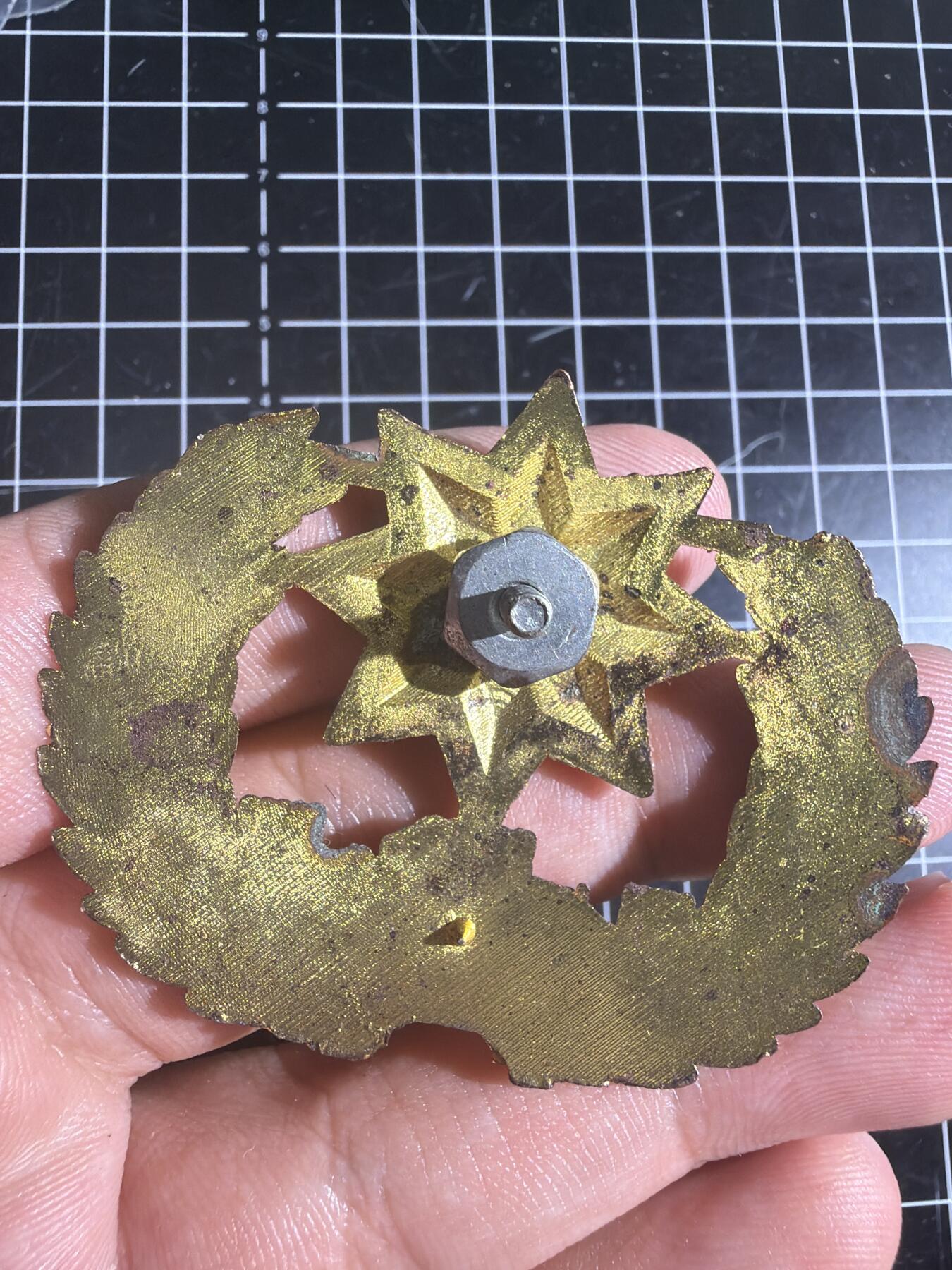 古冰库章牌勋赏收藏0起拍卖 铜质帽徽一个