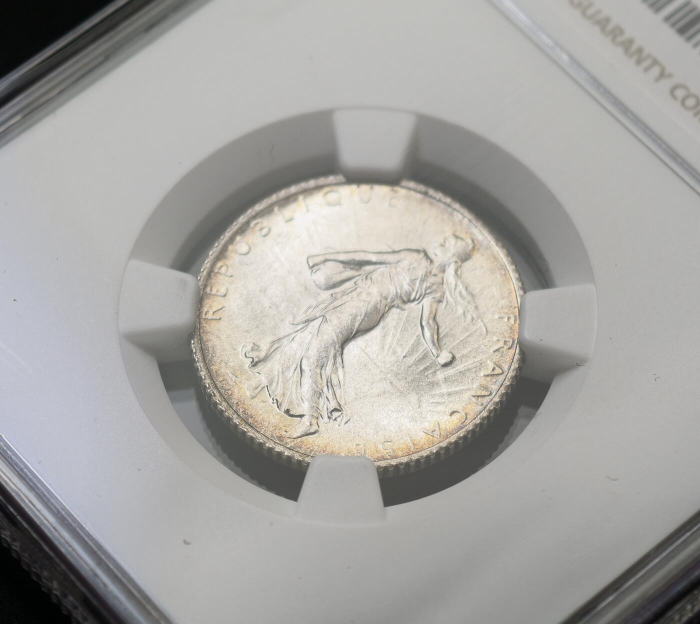 甄臻铺-世界币章拍卖（第59期），甄品场拍品征集中，送拍享返佣金等优惠多多 NGC-MS64 法国 1920年 1法郎 银币 转光强烈