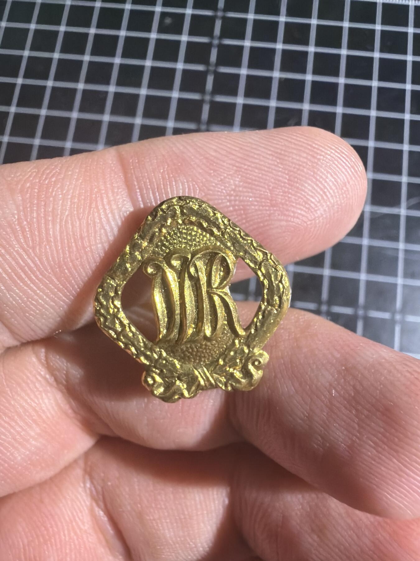 古冰库章牌勋赏收藏0起拍卖 东德体育章