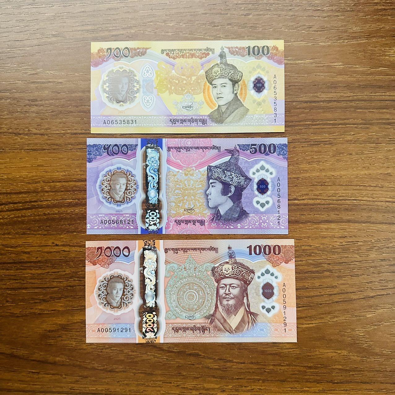 🇧🇹🇨🇿2610¥ ¥不丹2026年100-500-1000努尔特鲁姆，纪念钞和捷克2026年100克朗，纪念钞（14号发货） 无47，大全套6，尾1