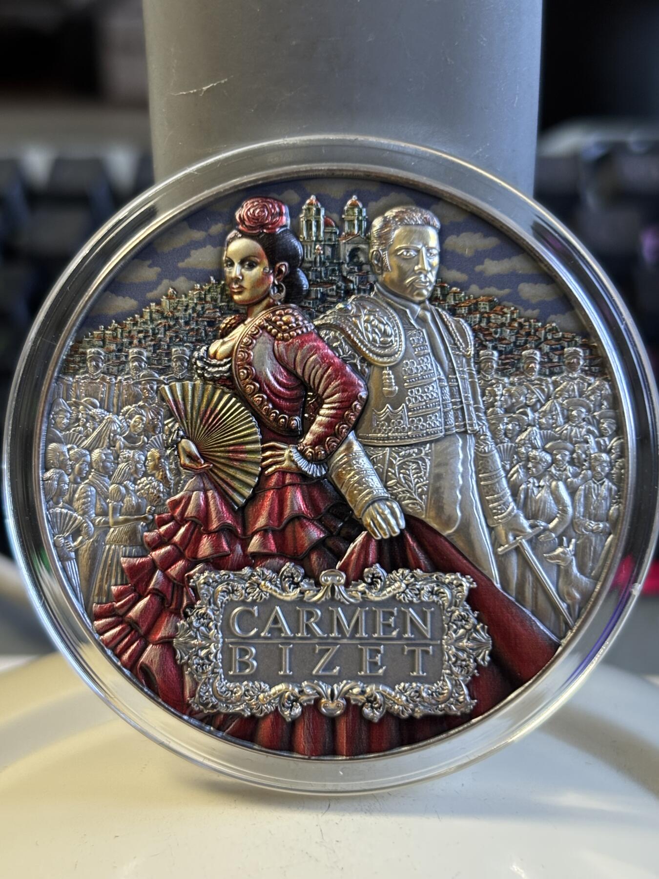第197期拍卖 纽埃2022年比才歌剧《卡门》2盎司仿古纪念彩银币，999银，发行500枚