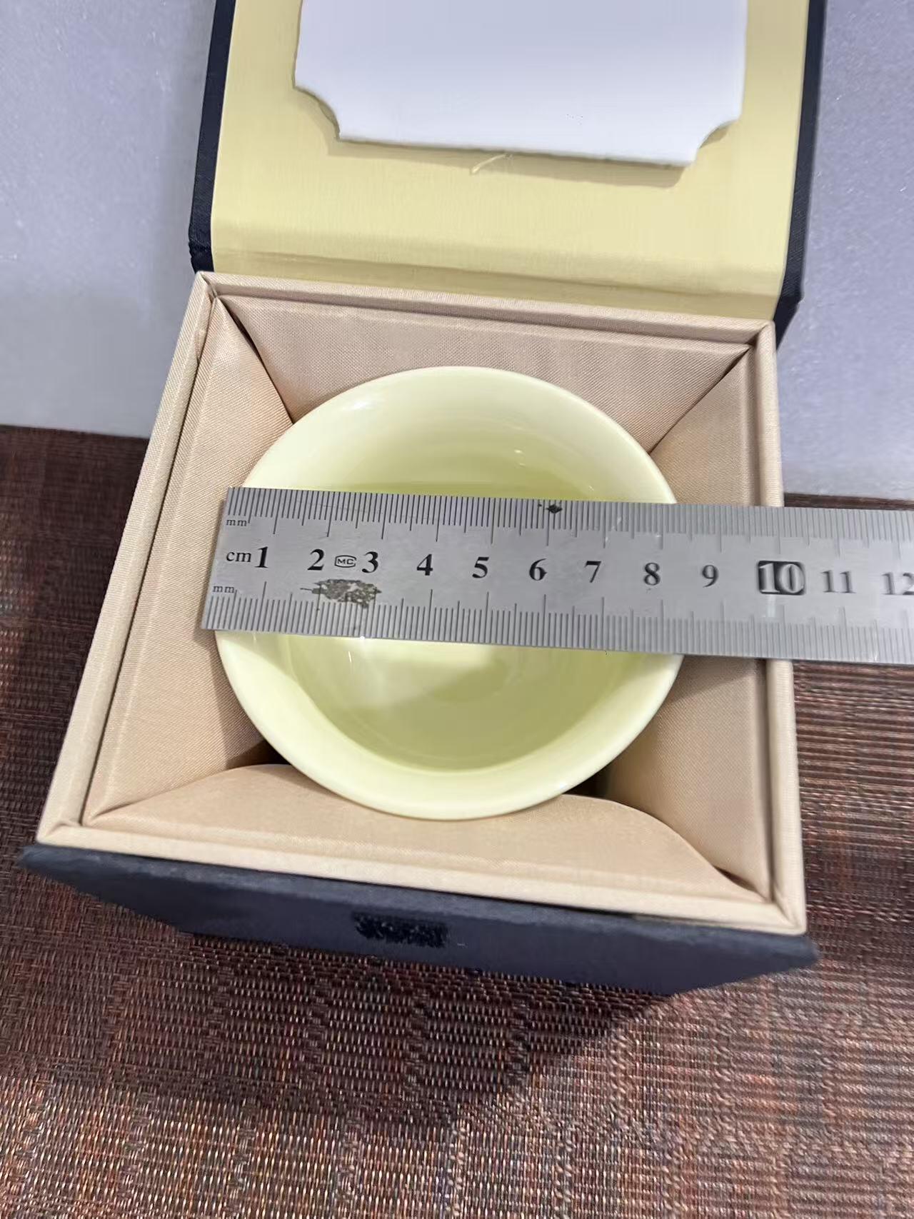 江南杂件 压手杯（稀土瓷）