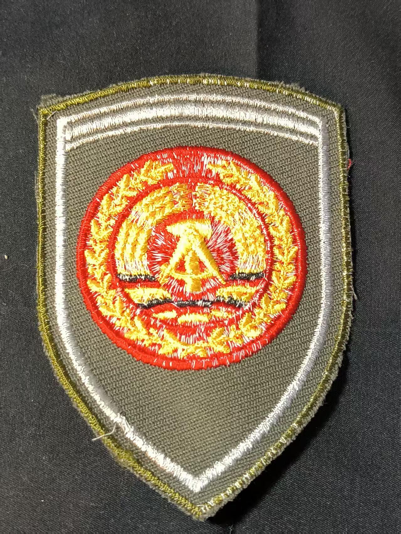 云宸嘉赏-勋臻佳藏四月精品甄选场次（低佣 一元一手） 民主德国人民军准尉臂章 马裤呢材质 精工刺绣