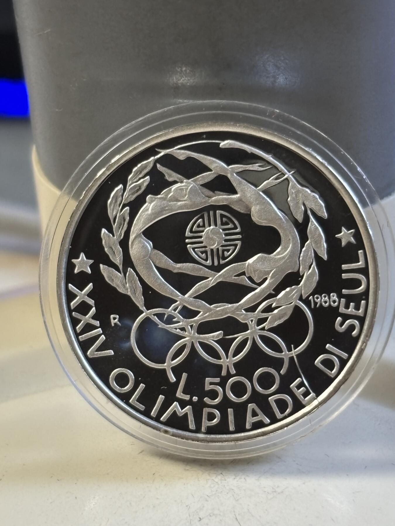 第197期拍卖 意大利1988年第24届汉城奥运会精制纪念银币原包装，835银，