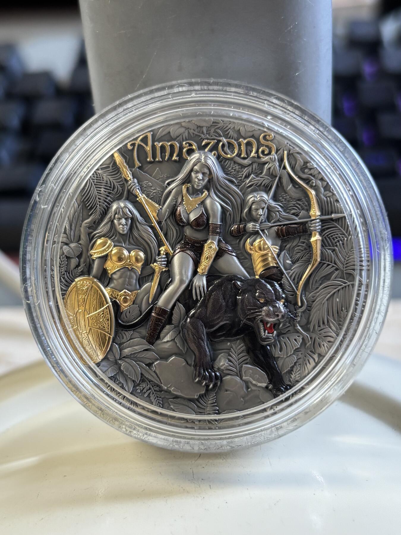 第197期拍卖 纽埃2025年亚马逊女战士2盎司高浮雕纪念银币，999银，2盎司，发行500枚