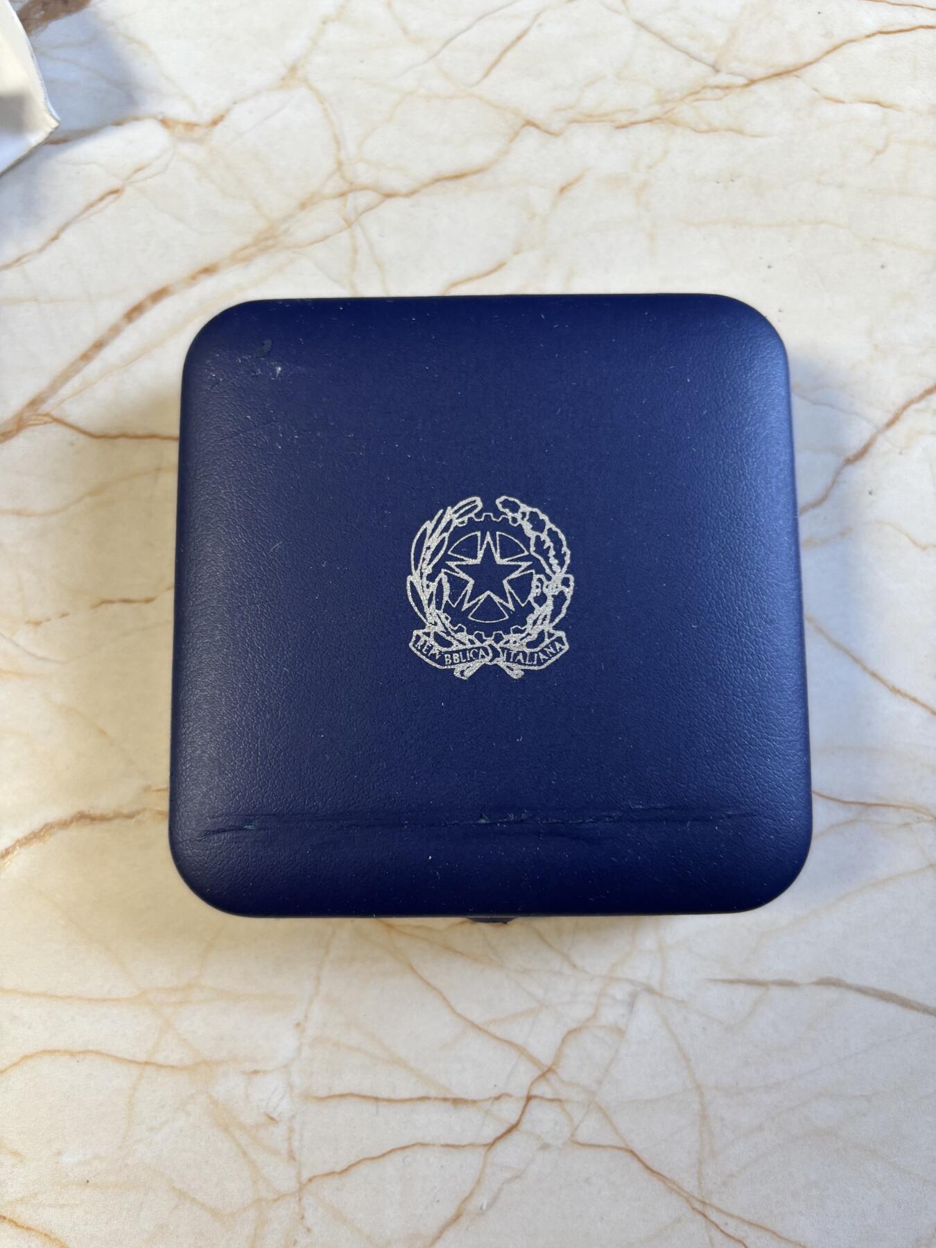 第197期拍卖 意大利2010年工业联合会百年5欧磨砂纪念银币，925银，18克，发行7500枚