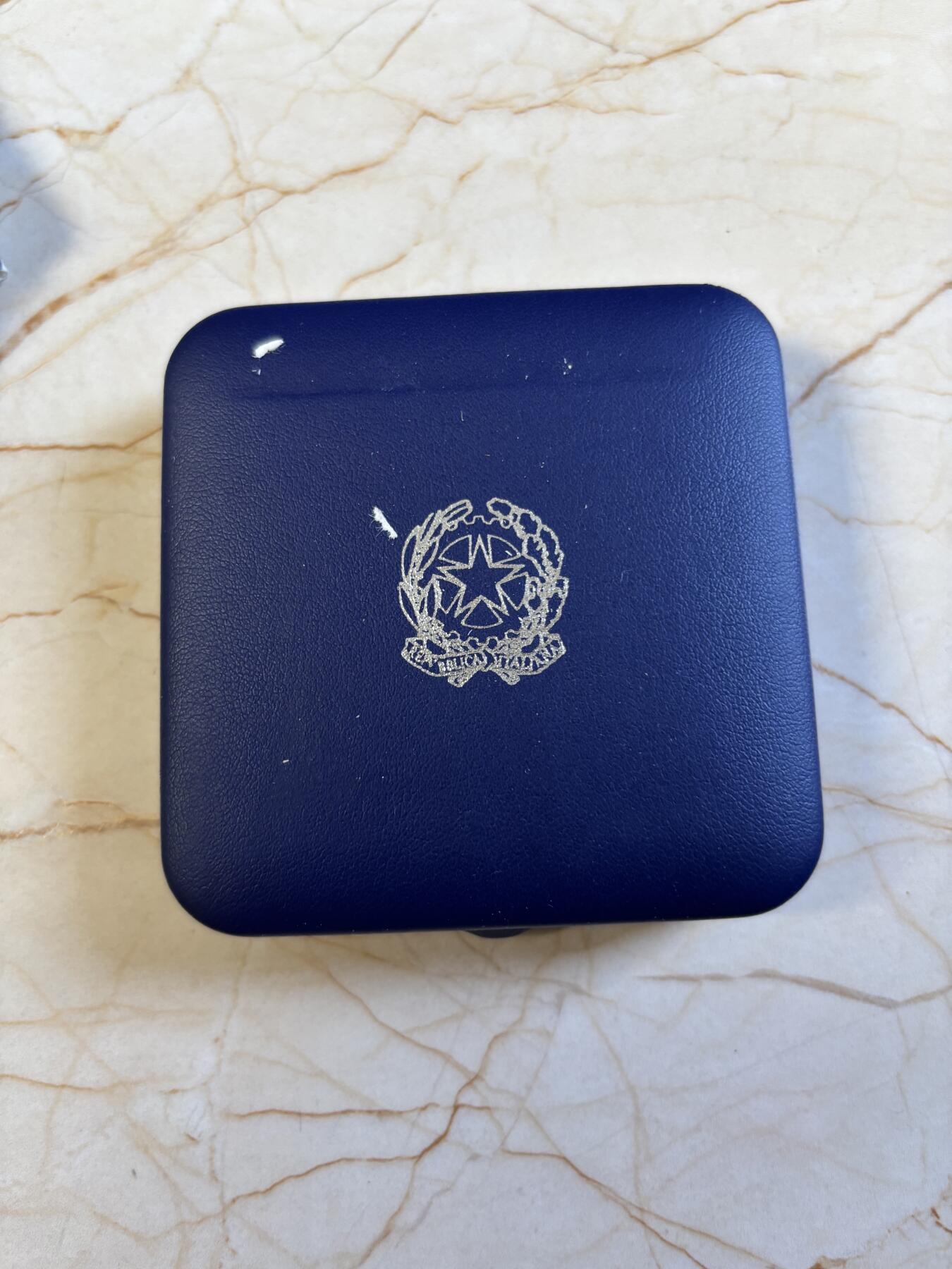 第197期拍卖 意大利2011年艺术意大利系列阿纳尼精制纪念银币，925银，18克，发行7000枚，有氧化