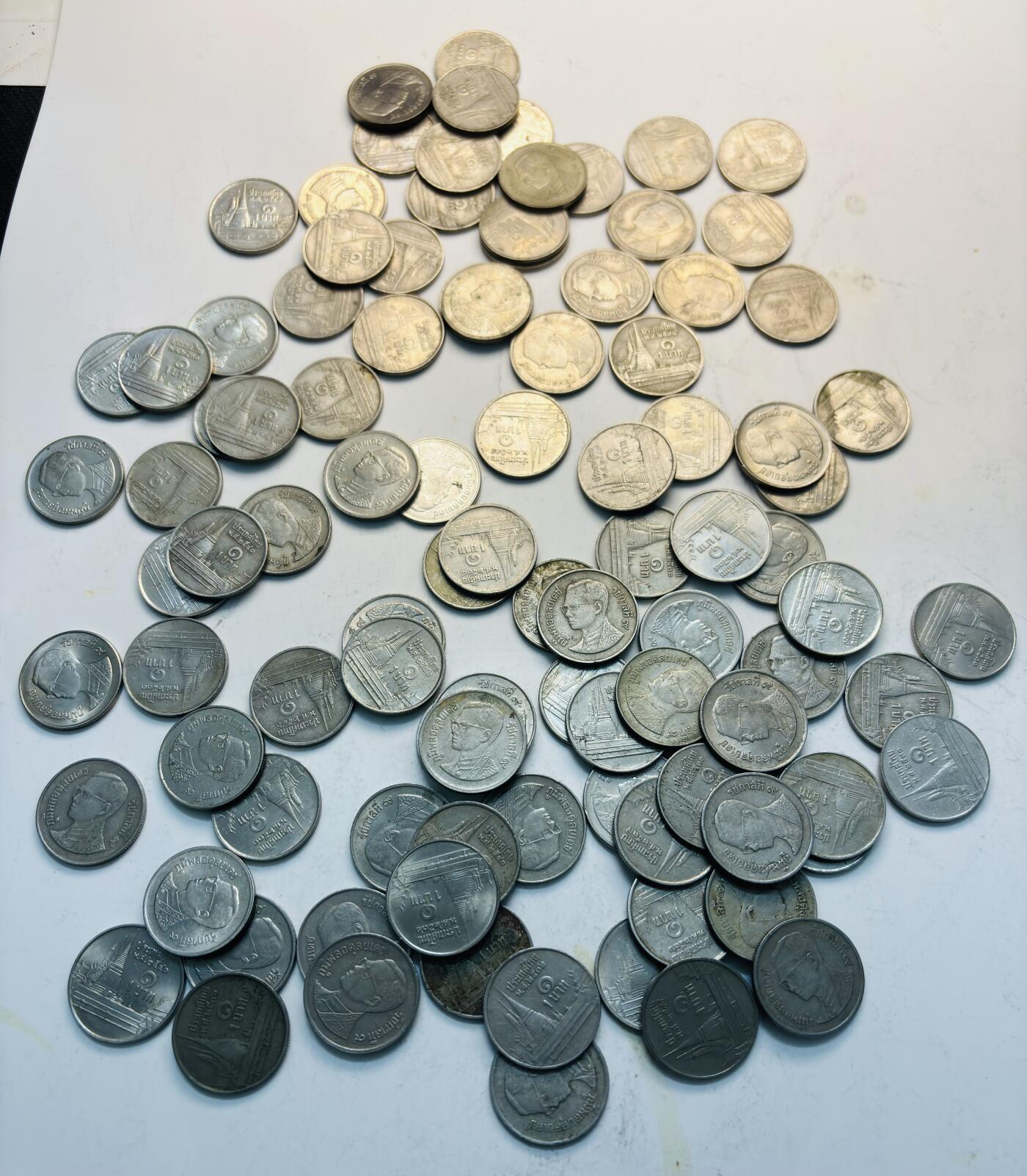 文馨钱币收藏第 299 场，长期接代拍业务 带光好品泰国老版泰铢 100 枚