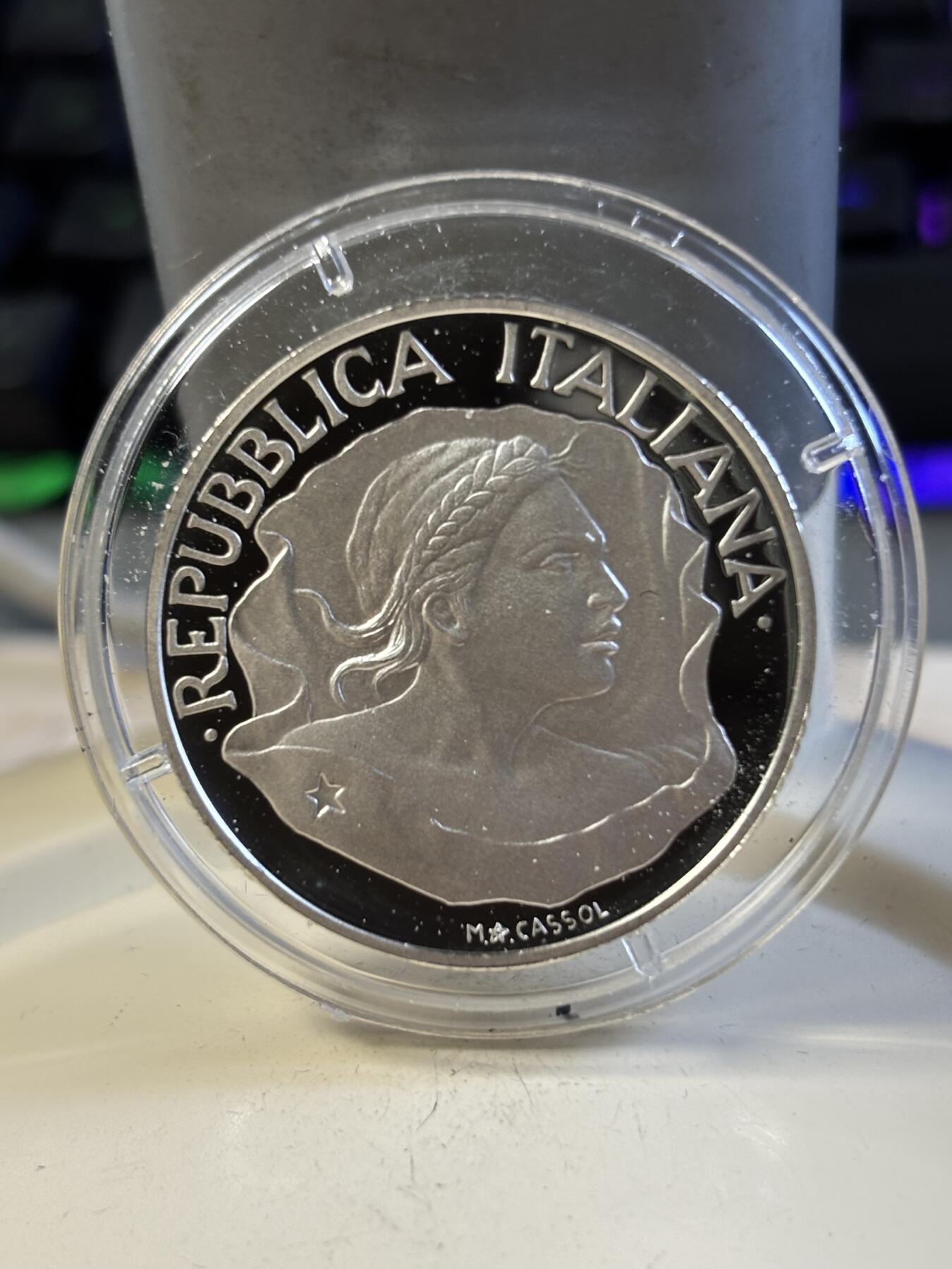 第197期拍卖 意大利1997年国旗诞生200年10000里拉精制纪念银币，835银，22克，