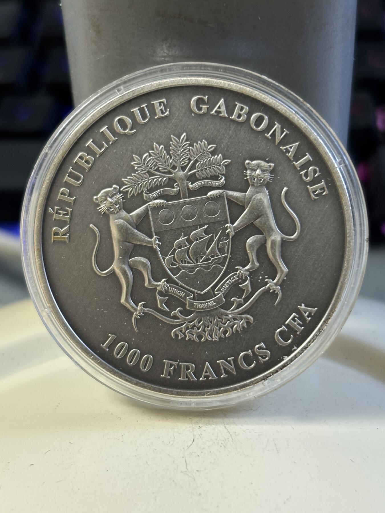 第197期拍卖 加蓬2012年非洲野生动物系列大象1盎司仿古银币，999银，发行2000枚