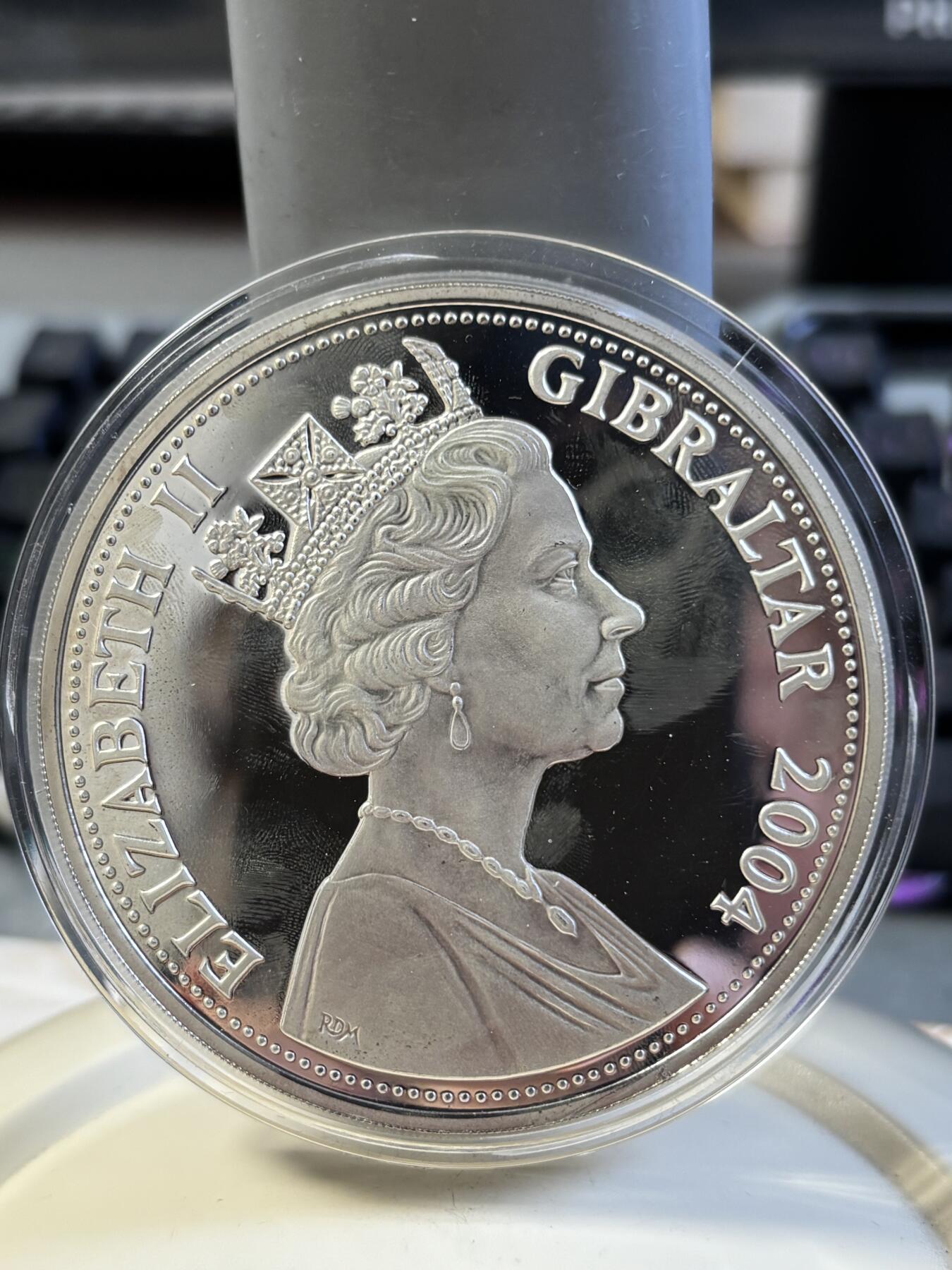 第197期拍卖 直布罗陀2004年诺曼底登陆60周年彩色5盎司银币，925银，发行950枚，有瑕疵