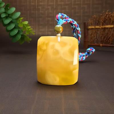 碧月说宝 君子怀瑾·当代和田玉清风专场(八) - 蜜蜡满蜡平安无事牌