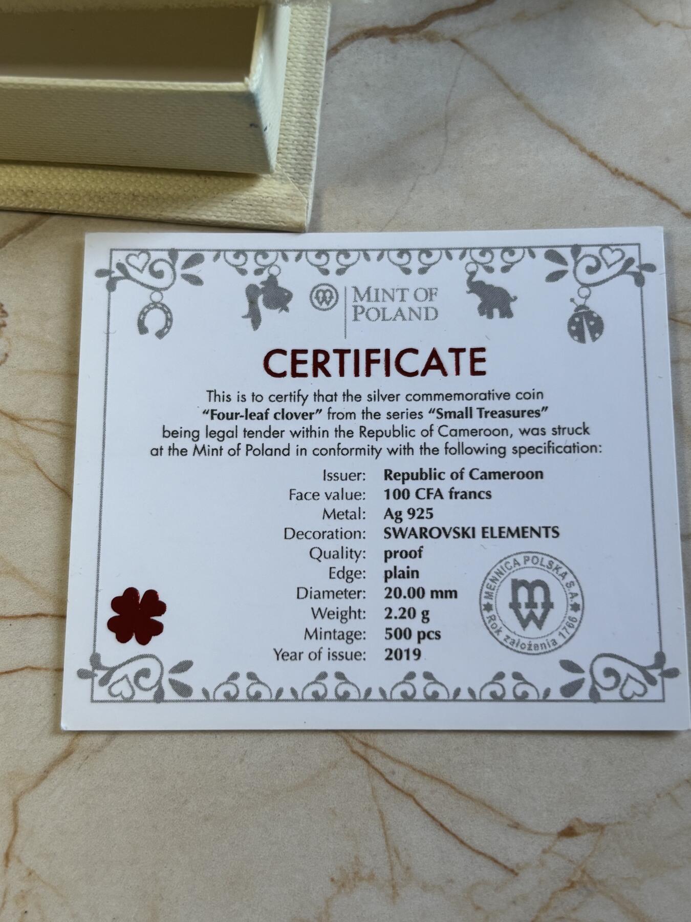 第197期拍卖 喀麦隆2019年四叶草镶嵌水晶纪念银币吊坠，925银，2.2克，发行500枚