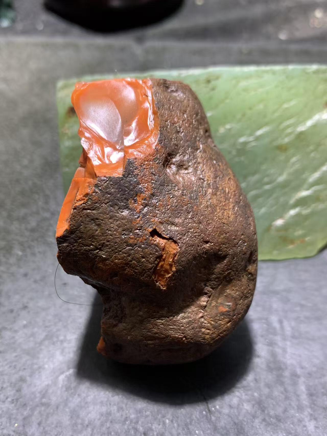 精美川料铁红皮开窗料荔枝冻心南红玛瑙原石一颗，