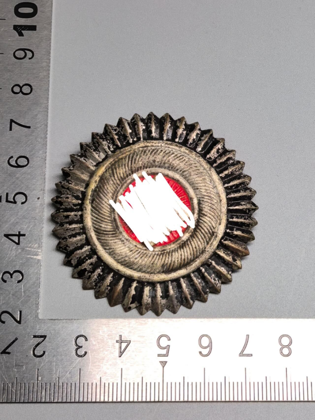 小驴勋章奖章收藏4月11日周六晚六点拍卖（珍爱和平，收藏战争，铭记历史，勿忘国耻，忠党爱国。有偿代拍，送拍规则在简介最后，参拍须阅读规则后再参拍，关系到运费包装发货时效真假辨别等关键信息，拍卖时不再发原图，看大图店主微信码在拍卖店铺介绍里）