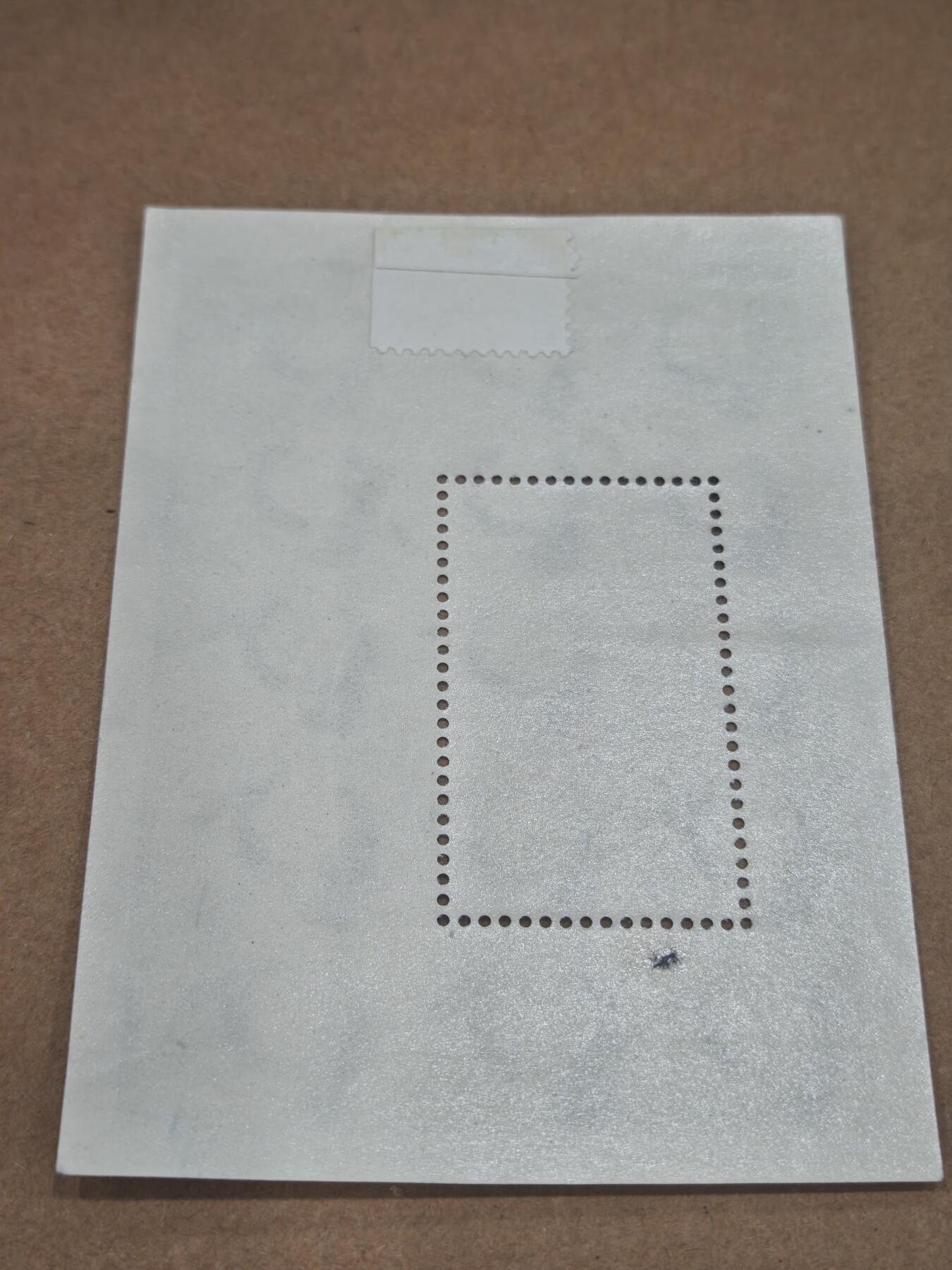 橙子收藏第八期(社会主义国家邮票专场) 一枚波兰人民共和国1962年发行的“人类首次太空编队飞行”纪念小型张邮票，波兰发行的这枚小型张，也是当时社会主义阵营“团结致敬苏联成就”的典型邮政表达，因此在同主题邮品中具有独特的历史语境价值。