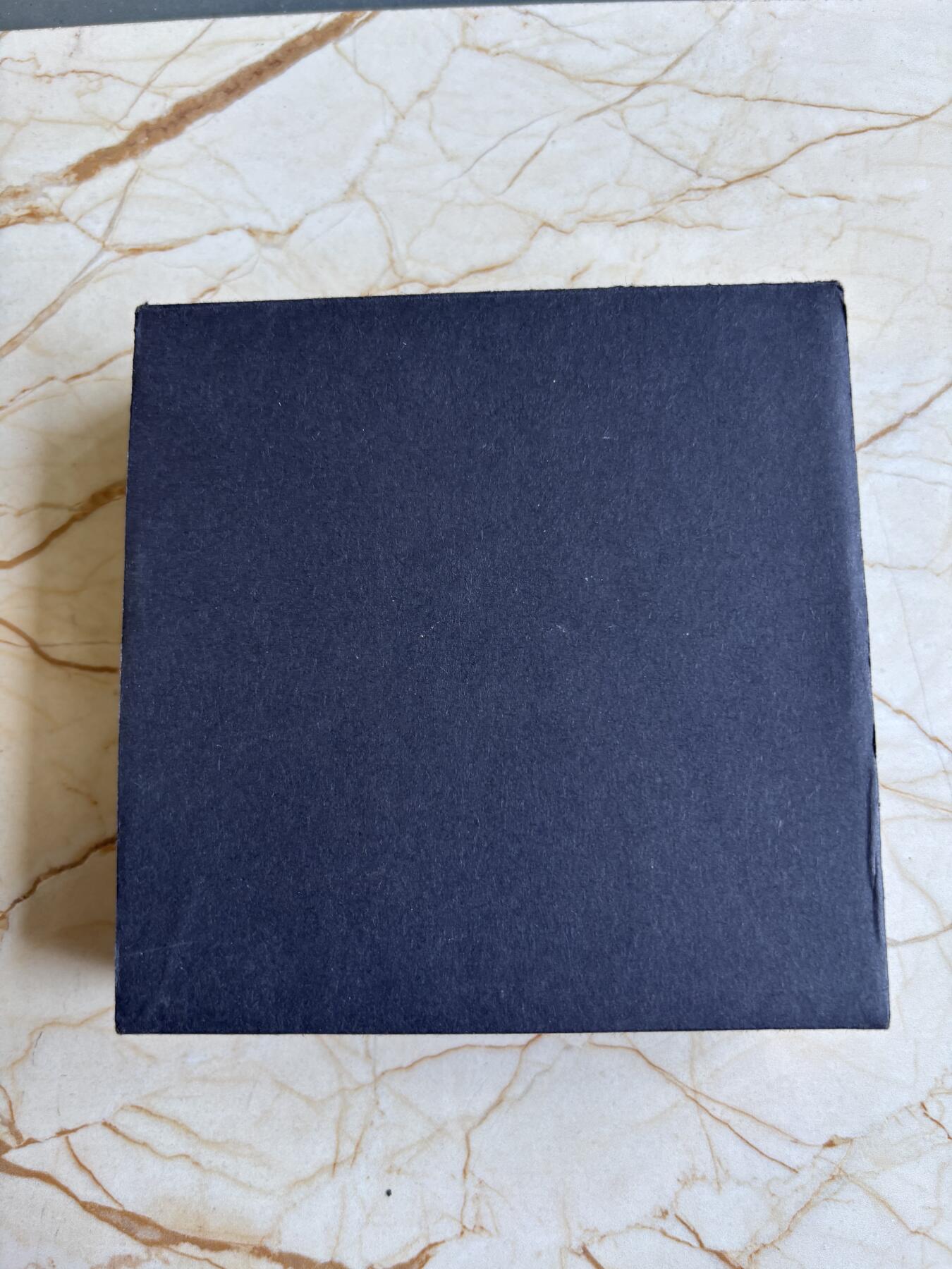 第197期拍卖 帕劳2022年幸运钱币系列马蹄铁异形1盎司镀金银币，999银镀玫瑰金，发行999枚