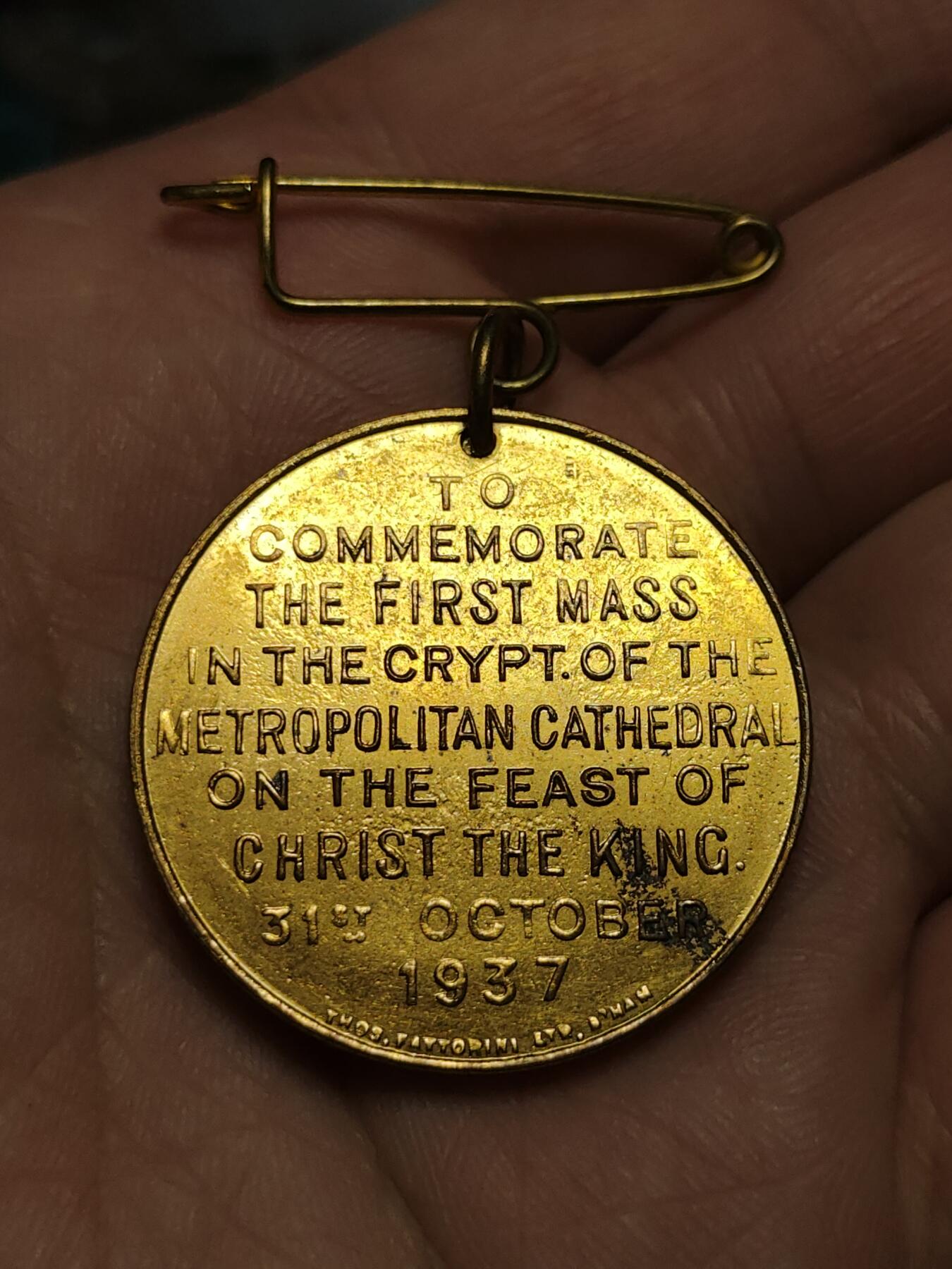 2026年第四十三场(总第二百一十二场）外国好品散币场(免佣金) 英国🇬🇧1937年基督君王节–利物浦大都会主教座堂地下圣堂首次弥撒纪念章，直径31.8，重15.75克