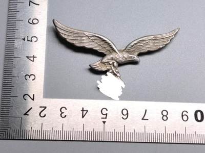 小驴勋章奖章收藏4月11日周六晚六点拍卖（珍爱和平，收藏战争，铭记历史，勿忘国耻，忠党爱国。有偿代拍，送拍规则在简介最后，参拍须阅读规则后再参拍，关系到运费包装发货时效真假辨别等关键信息，拍卖时不再发原图，看大图店主微信码在拍卖店铺介绍里） - 现代工艺品 空军帽徽 非原品