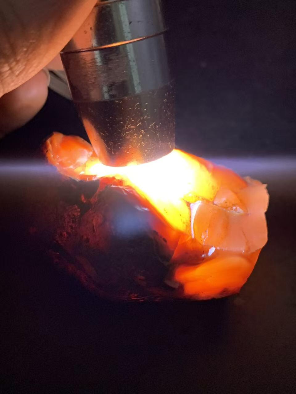 精美川料铁红皮开窗料荔枝冻心南红玛瑙原石一颗，