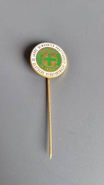 嘉宝良覃世界勋赏第26期拍卖 - 联邦德国红十字会服务30周年证章