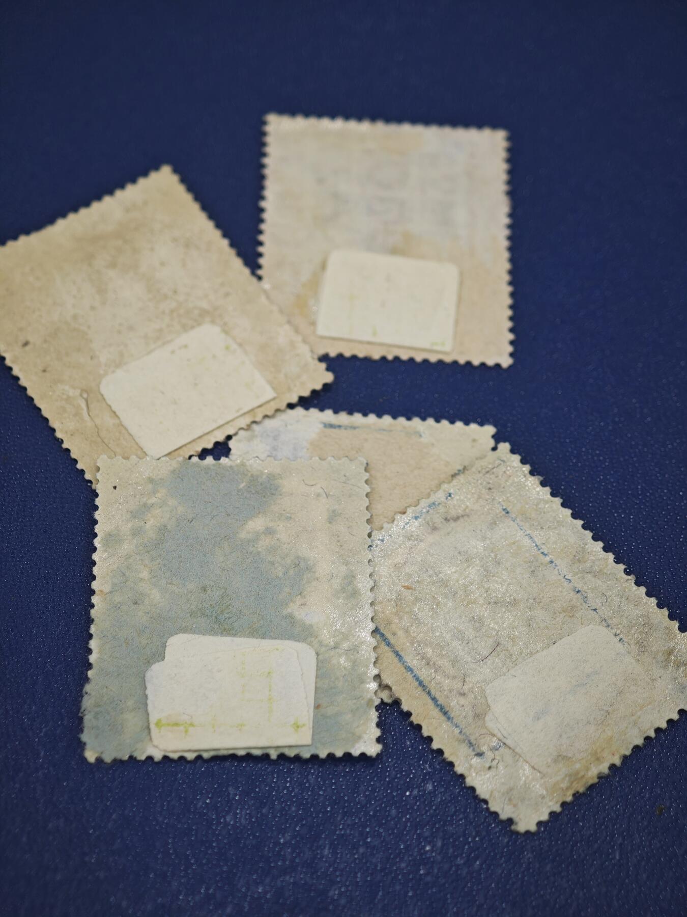 橙子收藏第八期(社会主义国家邮票专场) 东德莱比锡博览会纪念邮票 5枚邮票是德意志民主共和国（东德）在1961-1962年间，为纪念莱比锡博览会（Leipziger Messe）发行的系列邮票，主题聚焦莱比锡的历史建筑，是东德对外经贸与文化宣传的典型邮品。