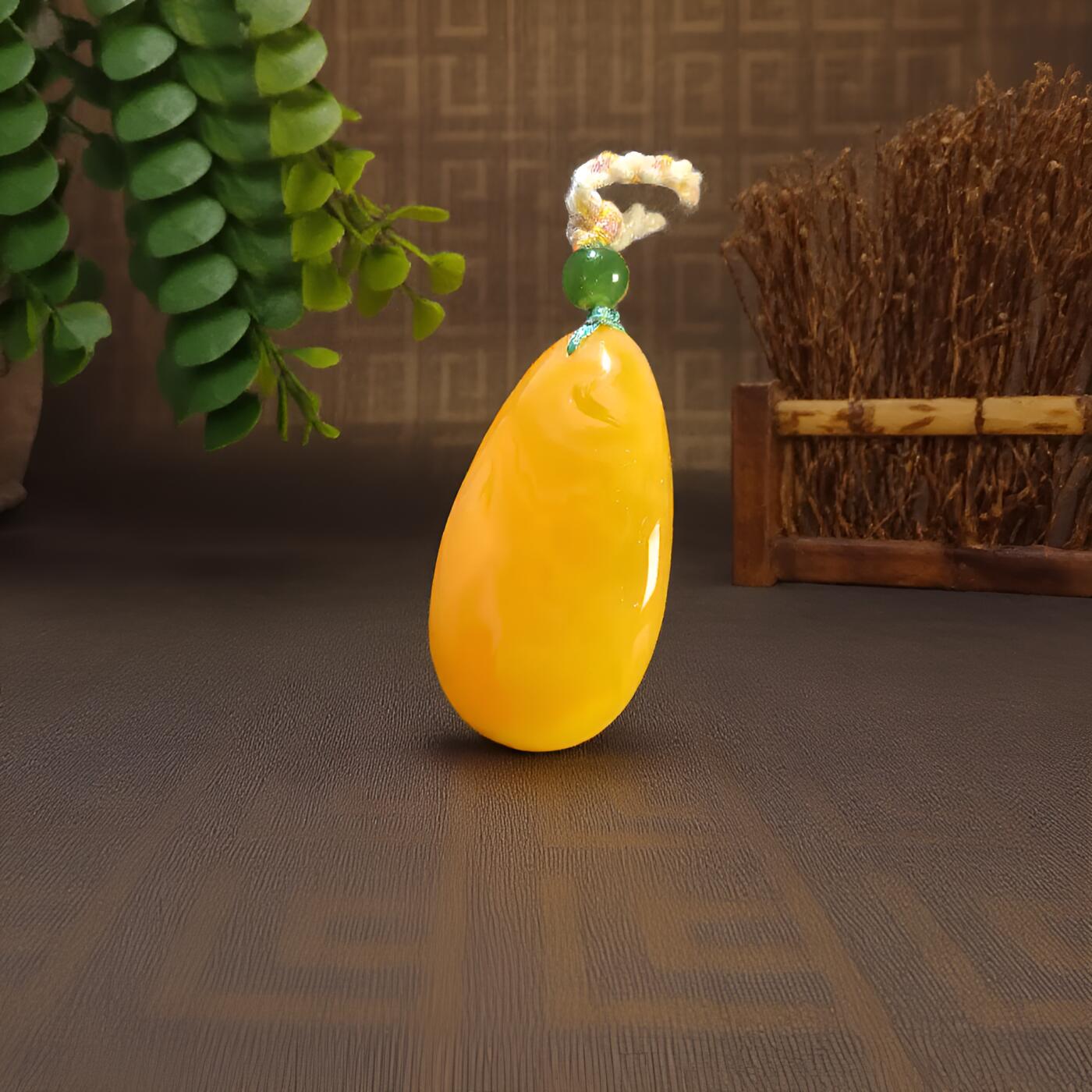 碧月说宝 君子怀瑾·当代和田玉清风专场(八) 焦皮料 鸡油黄蜜蜡吊坠