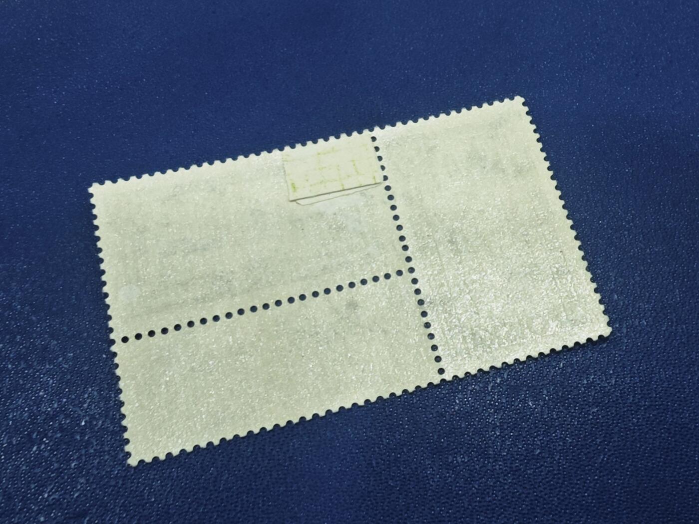 橙子收藏第八期(社会主义国家邮票专场) 波兰人民共和国《波兰西部土地·弗罗茨瓦夫》纪念双联邮票    一枚1960年代波兰人民共和国发行的带附票双联邮票，主题为“波兰西部土地·弗罗茨瓦夫”，是战后波兰为彰显对前德国领土的主权与重建成果发行的系列邮票之一。