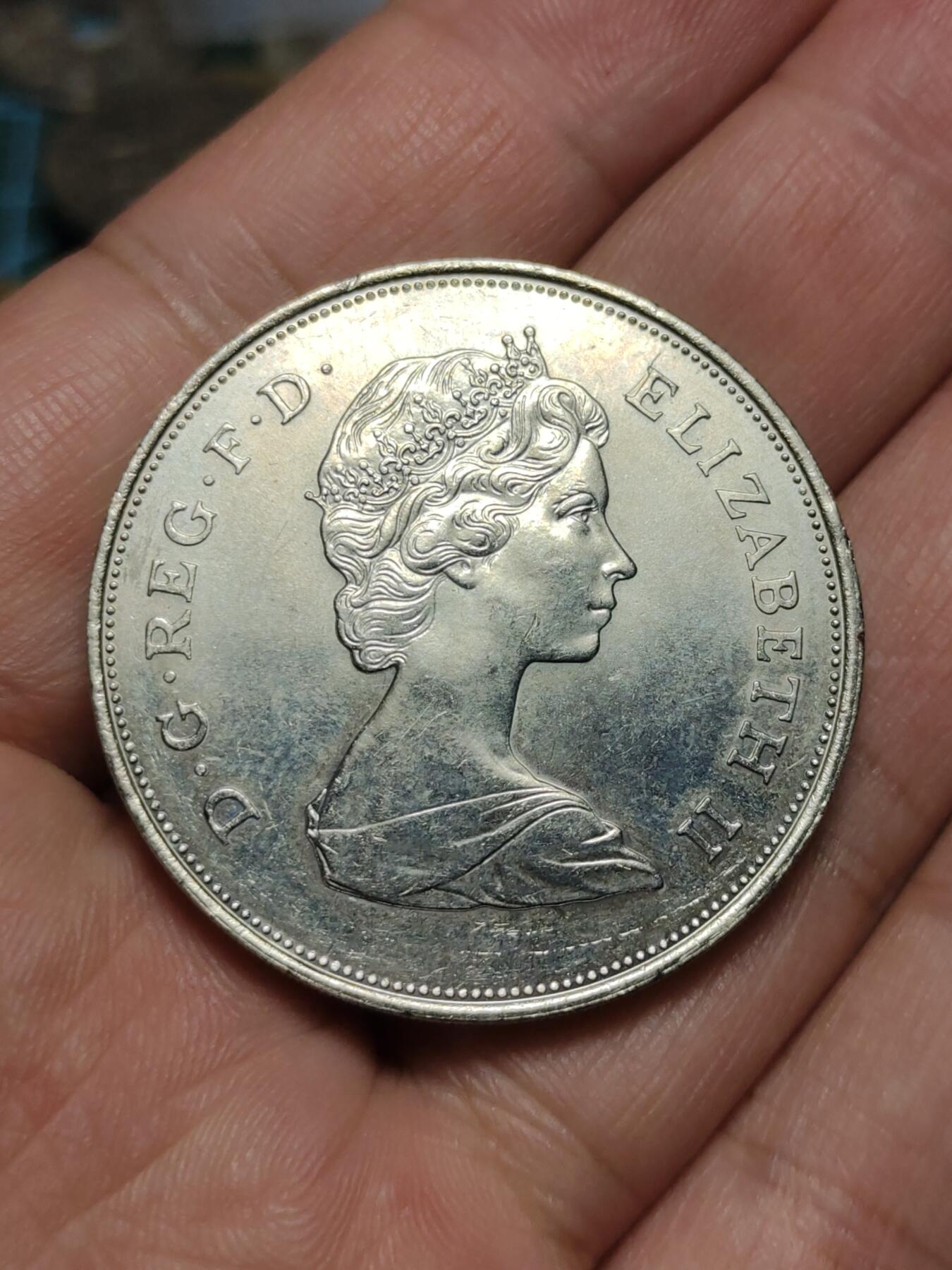 2026年第四十三场(总第二百一十二场）外国好品散币场(免佣金) 英国🇬🇧1980年25便士克朗型大币(伊丽莎白二世女王母亲80寿辰纪念币)