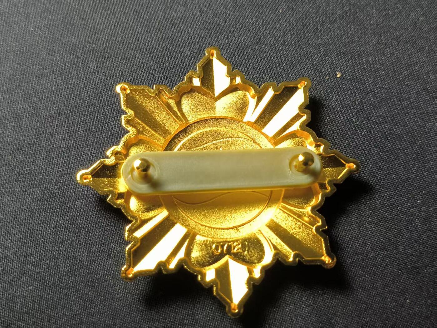 云宸嘉赏-勋臻佳藏四月精品甄选场次（低佣 一元一手） su-K7阅兵徽