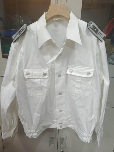 云宸嘉赏-勋臻佳藏四月精品甄选场次（低佣 一元一手） - 民主德国军校学员（本科）夏季外穿常服 42N尺码