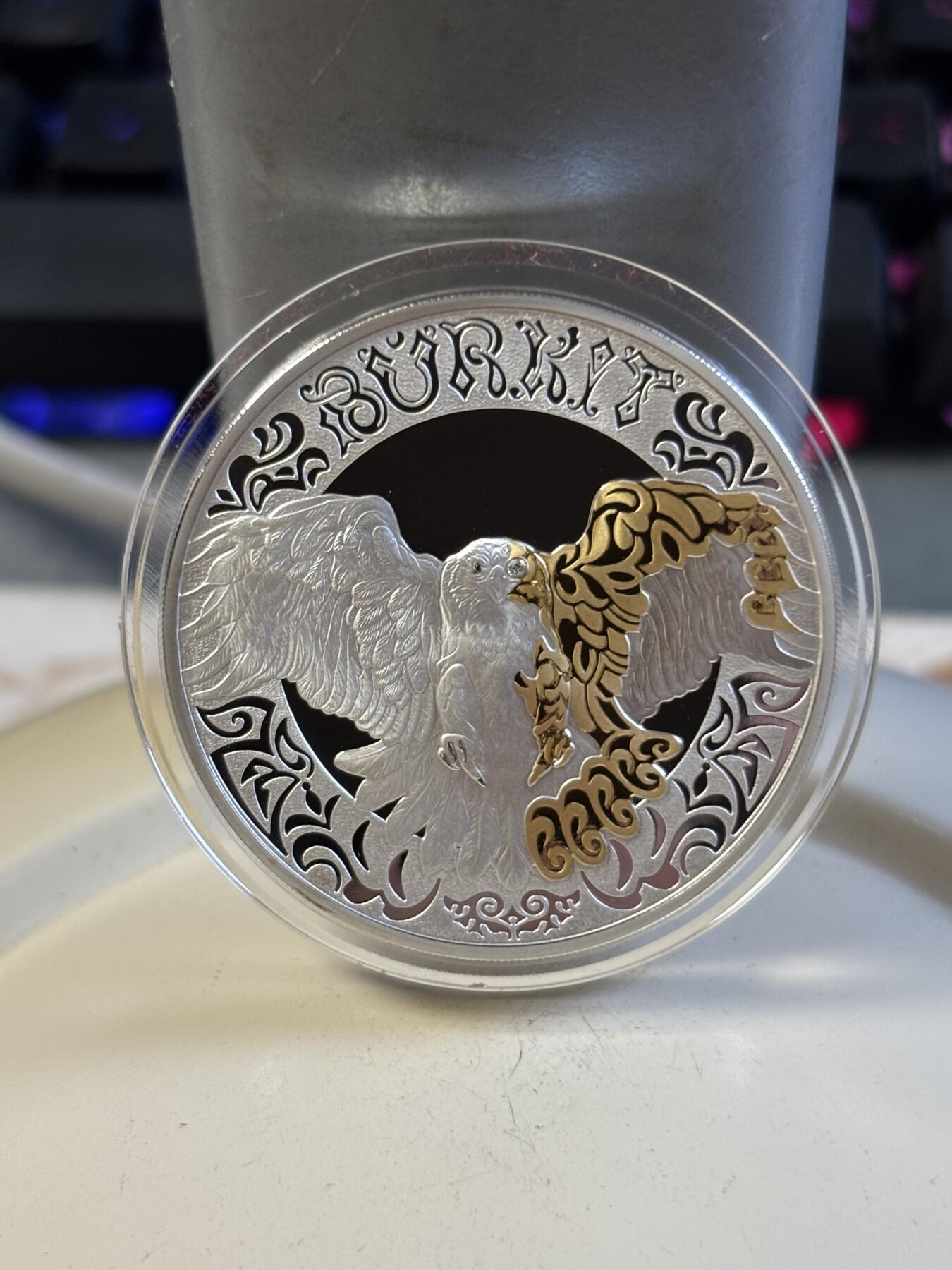 第197期拍卖 哈萨克斯坦2022年草原动物图腾金雕镶钻石镀金银币，925银，放5000枚