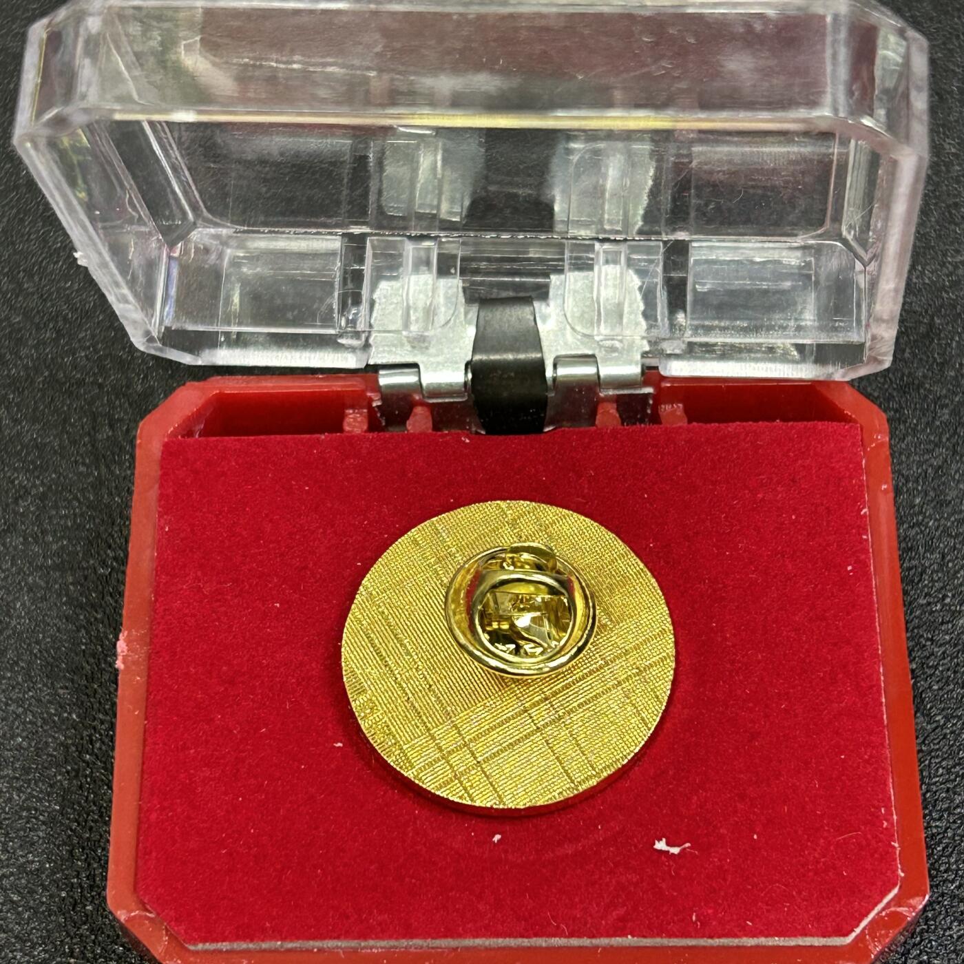 西秦中古拍卖第八十四期  援助新疆纪念章 带原盒