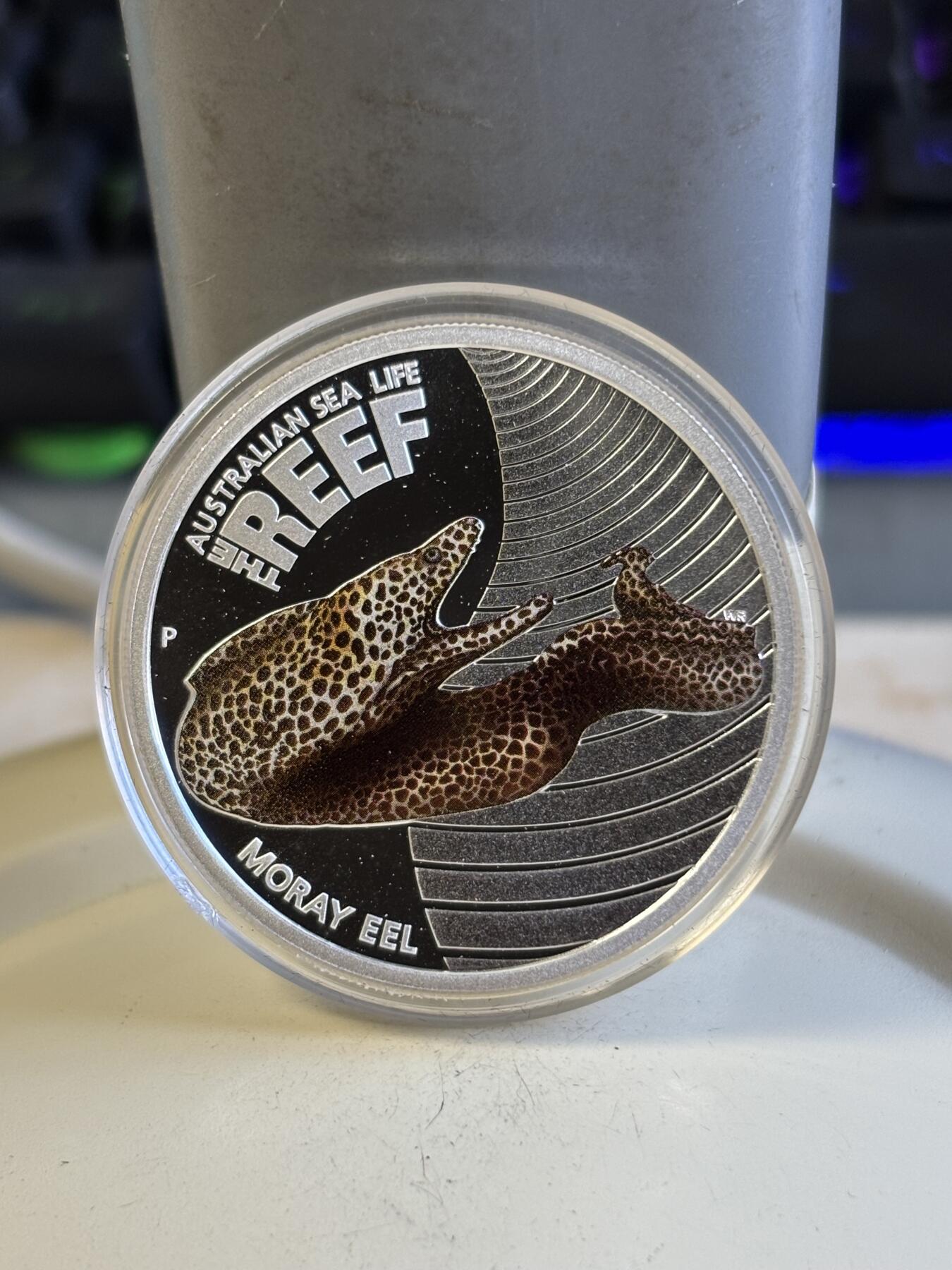 第197期拍卖 澳大利亚2010年海洋动物系列鳗鱼半盎司彩银币，999银，发行10000枚，15.573克