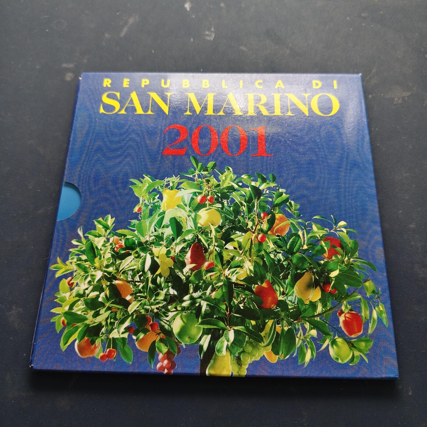 【全场包邮】纯粹捡漏拍521场 意大利+圣马力诺官方封装套币3套一组-意大利1999年10枚套（无银币）+圣马力诺2000年7枚套（无银币）+圣马力诺2001年7枚套币（无银币）