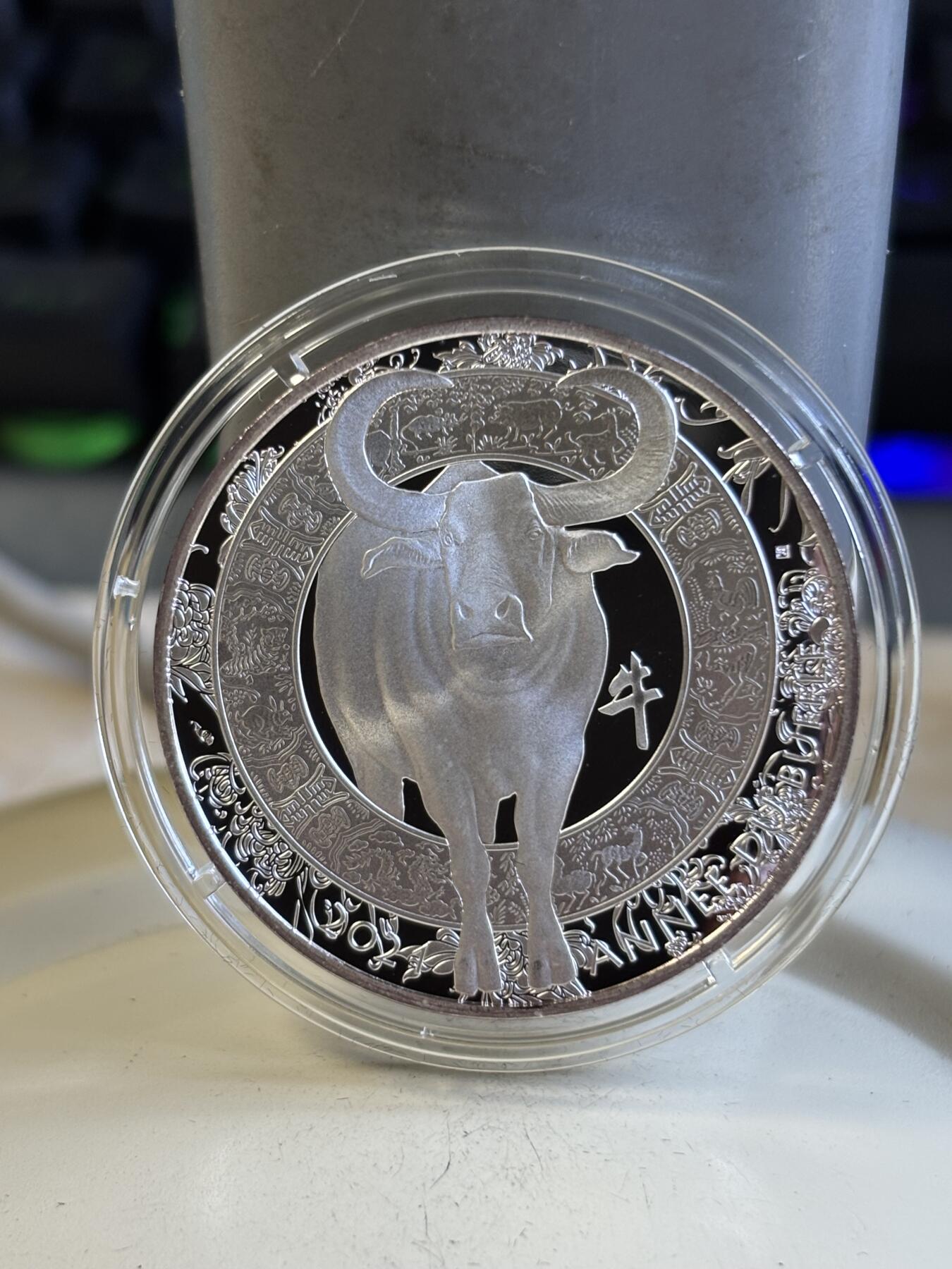 第197期拍卖 法国2021年中国生肖系列生肖牛年10欧精制银币，900银，22.2克，发行2500枚