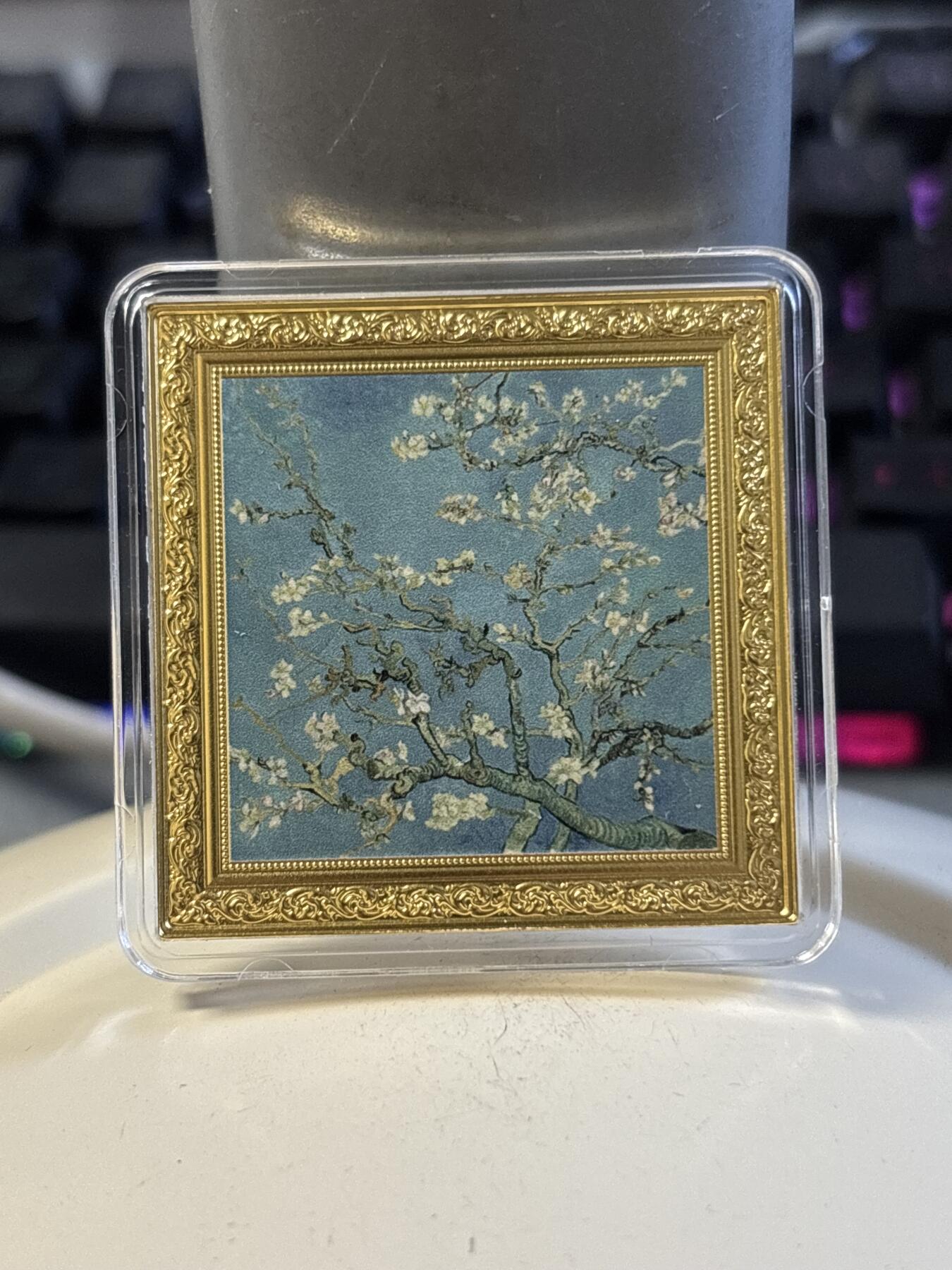 第197期拍卖 纽埃2022年世界名画系列梵高杏花开1盎司彩色银币，999银，发行999枚