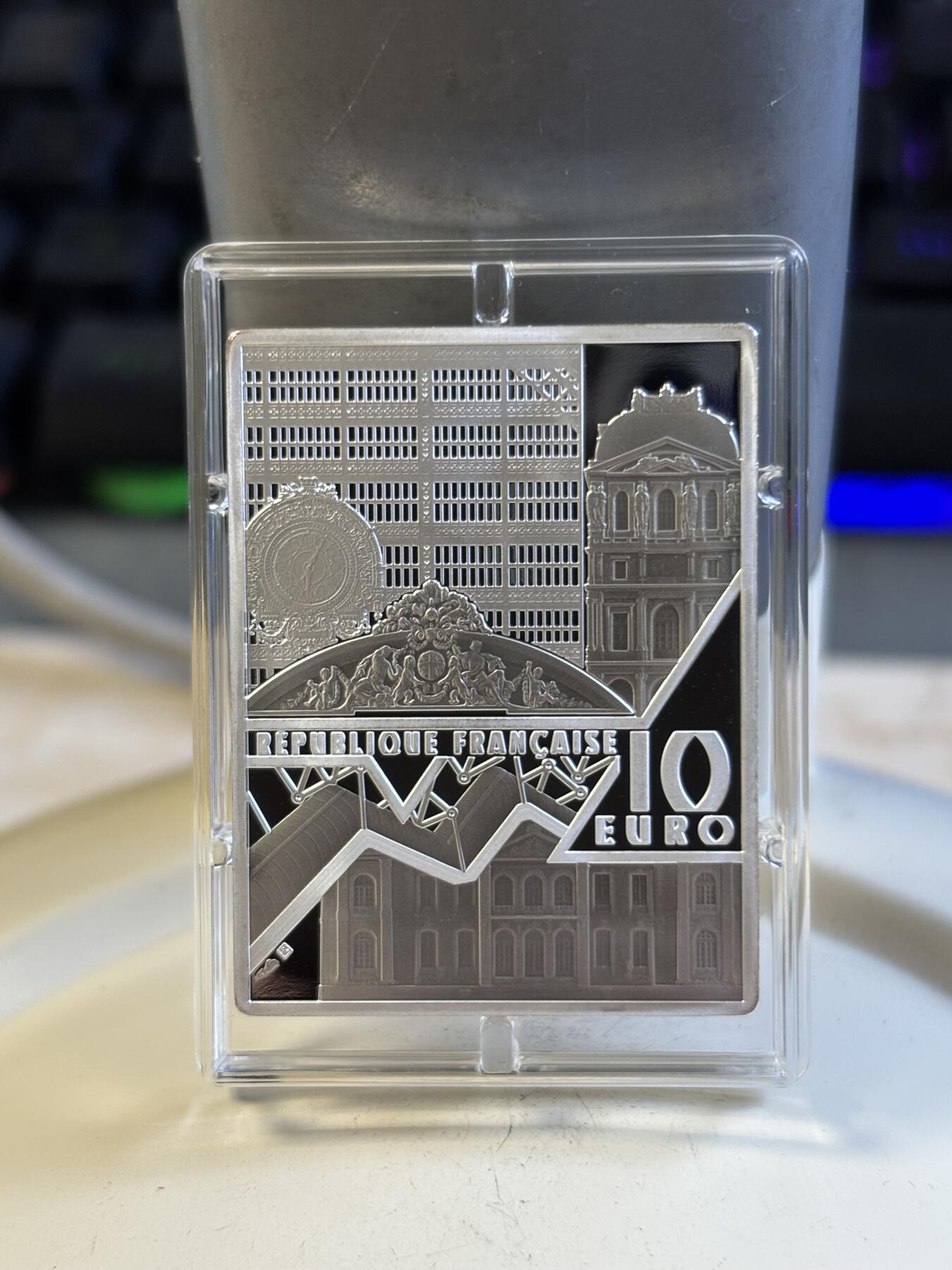 第197期拍卖 法国2023年卢浮宫杰作系列日本艺妓矩形纪念彩银币22.2克，999银，发行3000枚