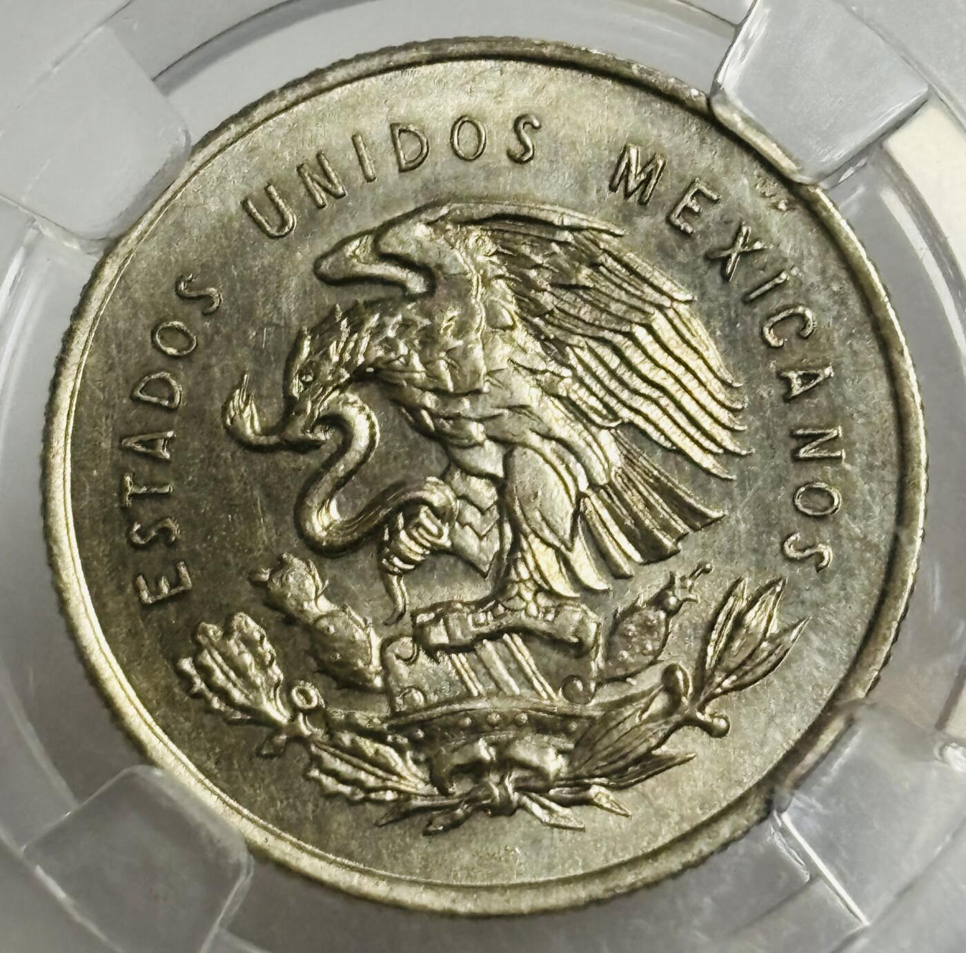 文馨钱币收藏第 299 场，长期接代拍业务 1953 年墨西哥天平 25 分银币，倒闭公司评级 MS64 分，评级币真假不退不换，需要原图私信后台