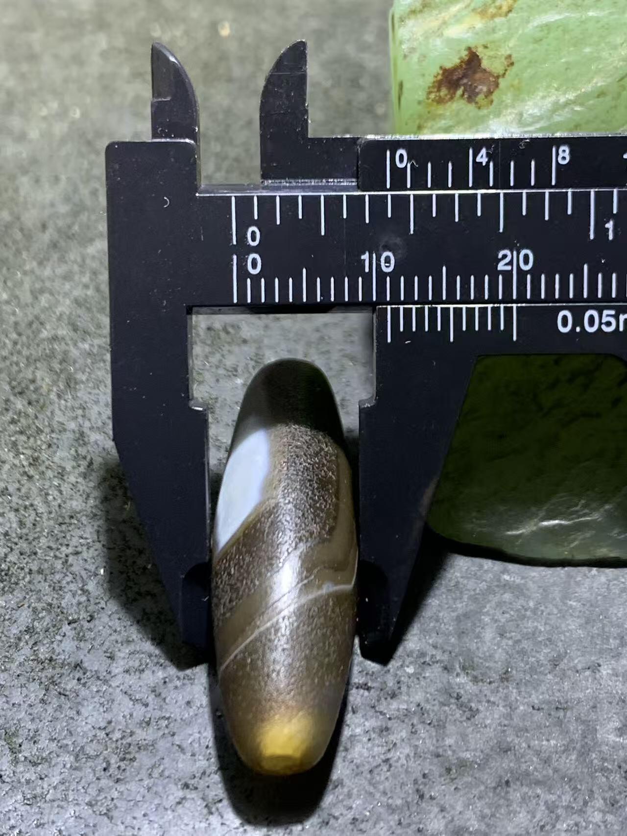 精美风化纹罕见一眼靠山图案药师玛瑙桶珠一个，