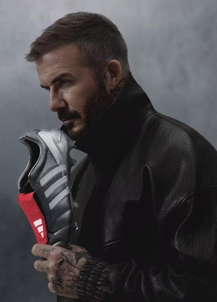 零元拍：大卫·贝克汉姆亲签Adidas Predator by Beckham主题T恤，小贝本人尺码，签于2026年3月20日猎鹰30周年×贝克汉姆联名球鞋产品发布会！