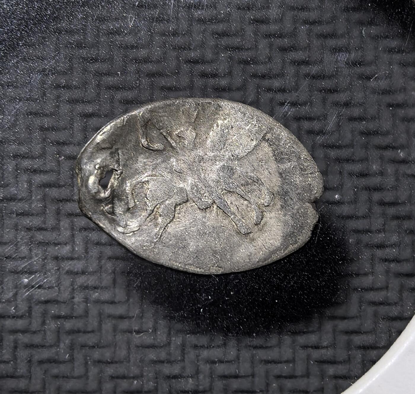 外国优质老铜币纪念币银币专场，周六晚上九点倒数截拍，满百包邮，周日发货,可寄存半年，喜欢朋友微信扫描二维码可直接参拍