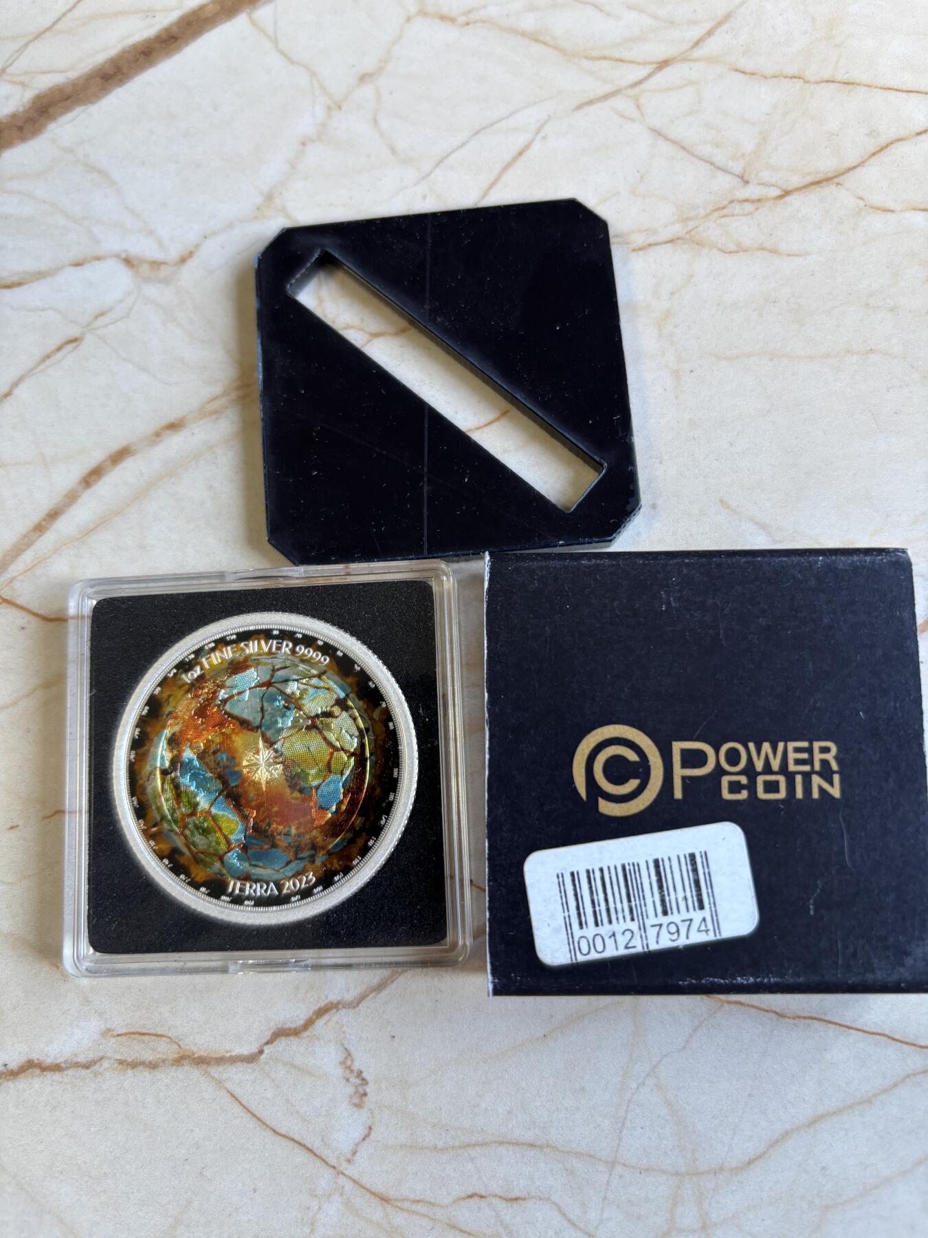 第197期拍卖 纽埃2023年全球变暖燃烧地球系列3彩色1盎司纪念银币，999银，发行100枚，银价584