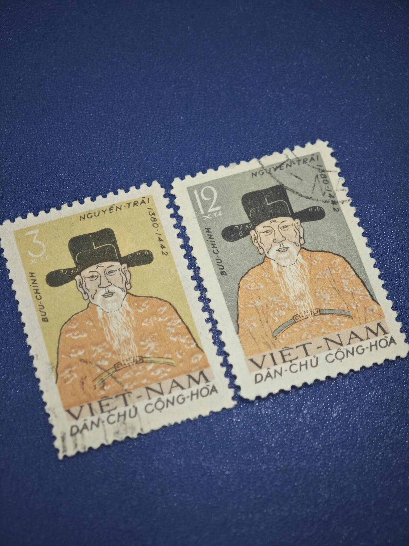 橙子收藏第八期(社会主义国家邮票专场) 越南民主共和国（北越）1962年 纪念阮廌逝世520周年邮票（2枚）     这是一套为纪念越南古代文学巨匠、政治家阮廌（Nguyễn Trãi）发行的纪念邮票，是北越早期历史文化主题邮票的代表。