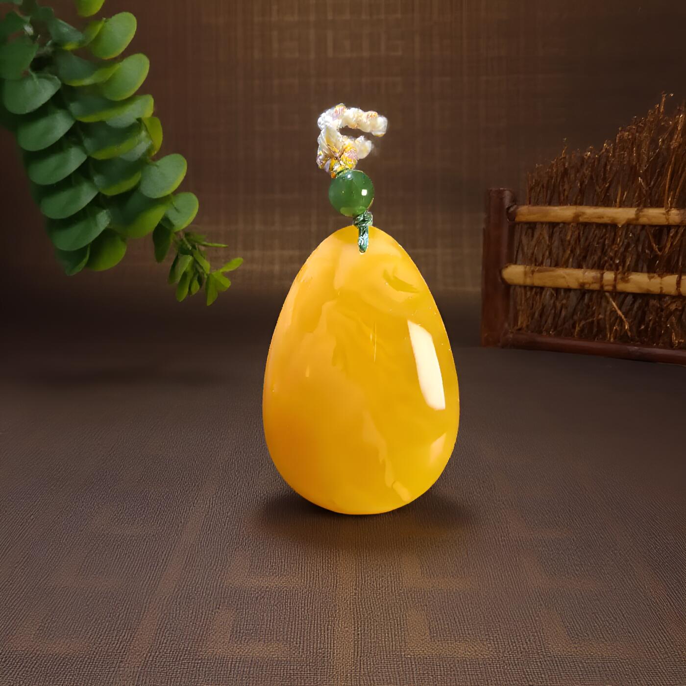 碧月说宝 君子怀瑾·当代和田玉清风专场(八) 焦皮料 鸡油黄蜜蜡吊坠