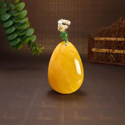 碧月说宝 君子怀瑾·当代和田玉清风专场(八) - 焦皮料 鸡油黄蜜蜡吊坠