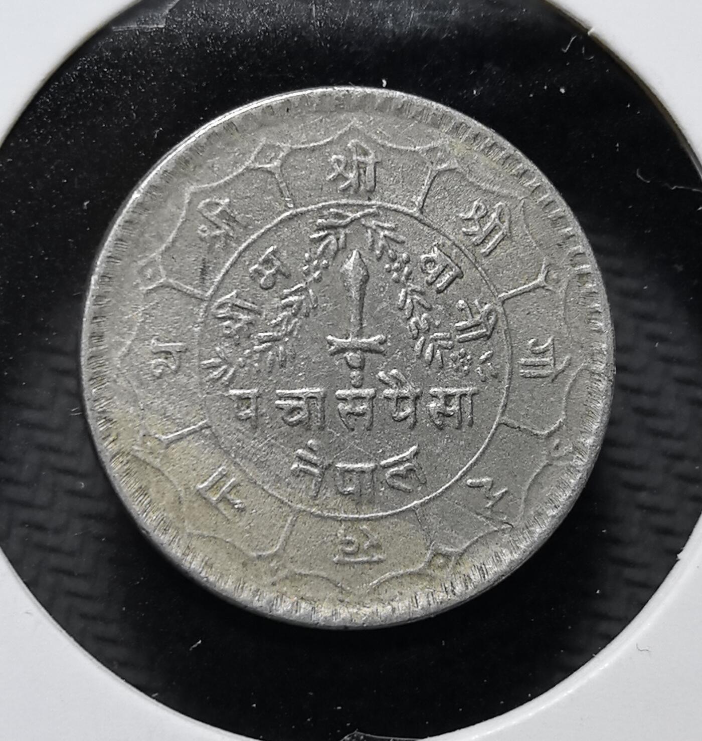 外国优质老铜币纪念币银币专场，周六晚上九点倒数截拍，满百包邮，周日发货,可寄存半年，喜欢朋友微信扫描二维码可直接参拍