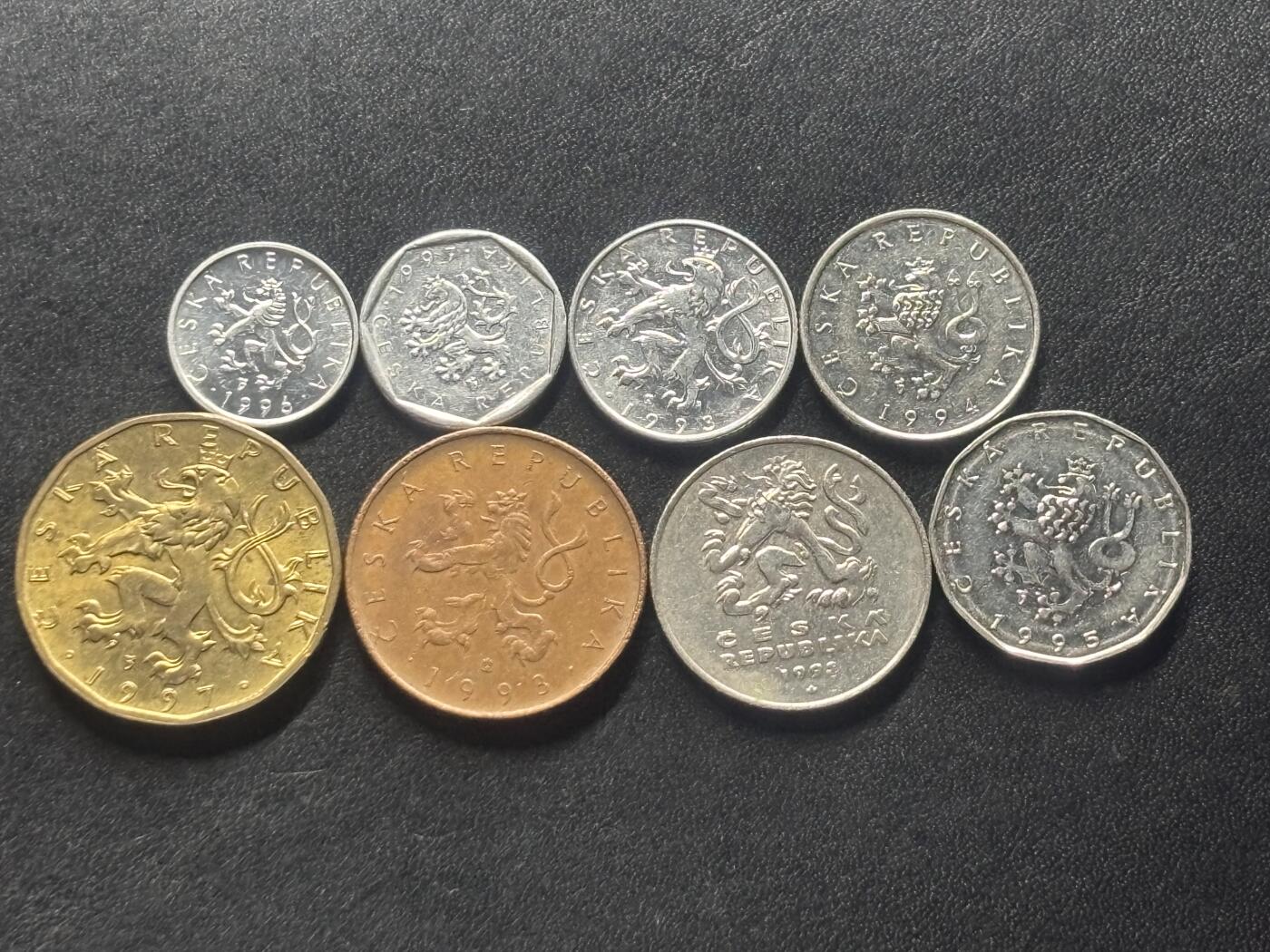 邮泉阁外国硬币限时拍卖第四十五场 （邮票在国外，请付邮费6元） 捷克8枚