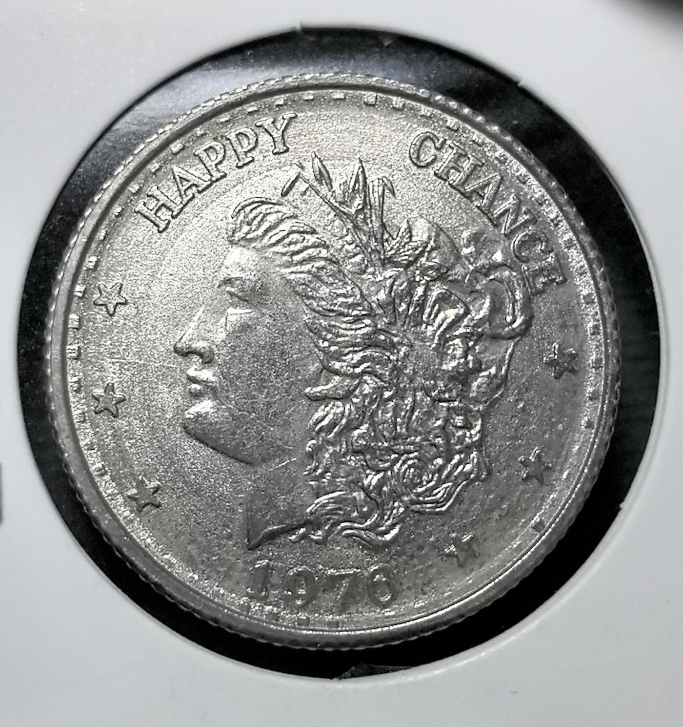 外国优质老铜币纪念币银币专场，周六晚上九点倒数截拍，满百包邮，周日发货,可寄存半年，喜欢朋友微信扫描二维码可直接参拍 美国环球销售公司1976 年摩根头像纪念代币