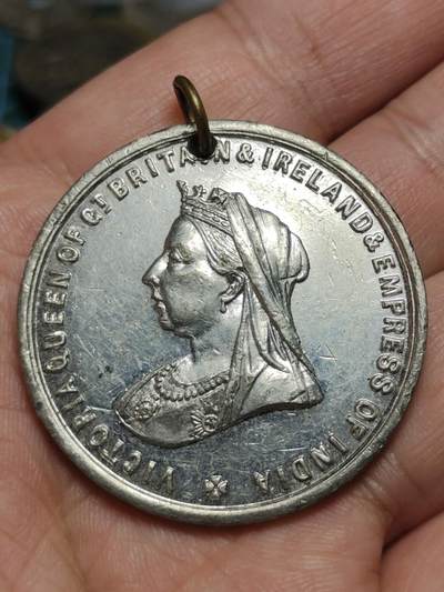 2026年第四十三场(总第二百一十二场）外国好品散币场(免佣金) - 英国🇬🇧1897年维多利亚女王登基60周年钻禧纪念章，直径39mm，重23.86克